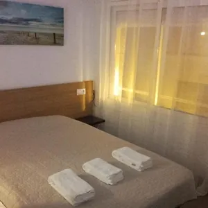  Gasthuis Economica Con Bano Privado En Pleno Centro De Figueres