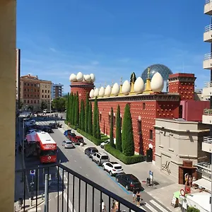  Appartement Enfrente Del Museo Dali